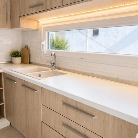 Sunset Cove Apartment